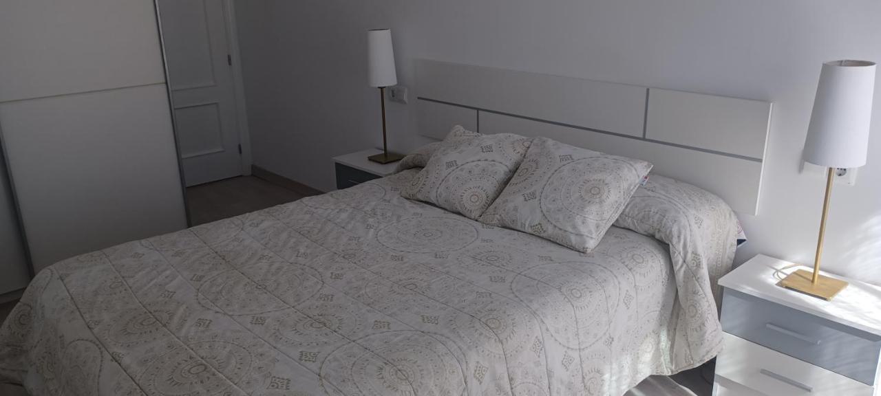Апартаменты Apartamento Rosales Лос-Гальярдос Экстерьер фото